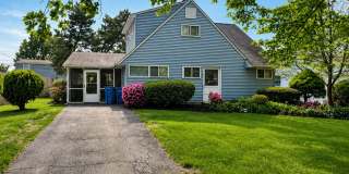 4 bedroom 2 bath home in the Crabtree section of Levittown. Available for move in now Gallery 1