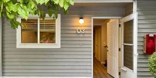 Charming Bothell Condo in a Fantastic Location! (Lower rent for 8 of 12 months Gallery 3
