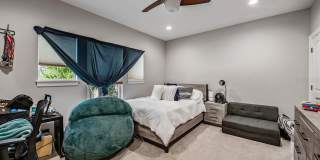 3007 W PALMIRA Avenue Gallery 28