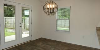 Spacious 4-Bedroom Home - Woodlands Gallery 9