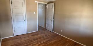 Central Location Gallery 12
