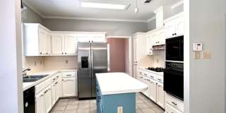 3BD/2BA House Off Perkins between Bluebonnet and Siegen. Gallery 9