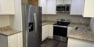 3 Bed/2 Bath Townhouse near Downtown Shakopee- Available Now! Gallery 1