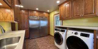Single Family Home W/Fenced In Yard Available Now! Gallery 1