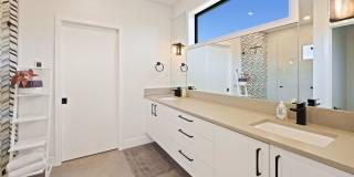 Fully Furnished 4-Bedroom Tetherow Home | Hot Tub + Home Services Included Gallery 17