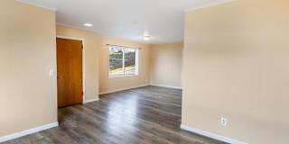 $500 OFF Special - Beautiful 4 Bed/1 Bath Home in Astoria Gallery 14