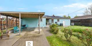 3 Bedroom / 2 Bath - Ranch Style Home West Medford / Huge Back Yard! Gallery 25