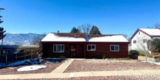 Updated 3 bedroom Centrally Located Gallery 1