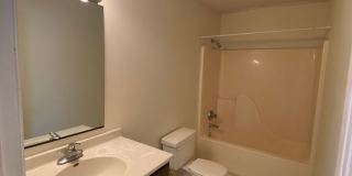 3 Bed/2.5 Bath Bloomington Townhouse Gallery 9