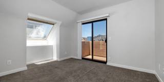 Mission Beach. 3 bedroom, 2.5 bath, 2 car garage, Gallery 22