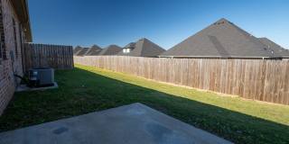 Charming 3-bedroom, 2-bathroom home located in the beautiful Pea Ridge, AR Gallery 12
