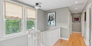 Spacious Kent Home | 6 Bed | 4 Bath | 4,000 Sf | Front Porch + Backyard | Detached 4-Car Garage Gallery 24