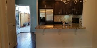 Townhome in Villages of Riverwood, Upgrades include Granite, Hdwd Floors, 1 Car Garage, Community Pool and Fitness Townhome in Villages of Riverwood, Upgrades include Granite, Hdwd Floors, 1 Car Garage, Community Pool and Fitness Gallery 4