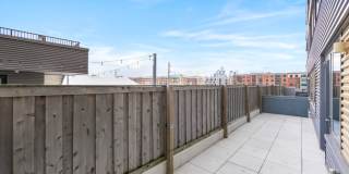Massive 2/Bdrm 2/bath With Sizable Outdoor Terrace ! A+ Location & Amenities Gallery 27