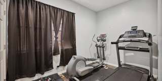 352 N Avers Avenue Gallery 8