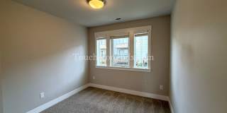 Charming 3 Bed, 2 Bath Townhome with Garage in Beautiful Sandy Gallery 16
