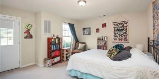 Room in 4 Bedroom Townhome at Sharon Rd W Room in 4 Bedroom Townhome at Sharon Rd W Gallery 17