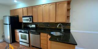 Stylish 2 Bedroom with Spa Bath, Hardwood Floors and Parking Gallery 11