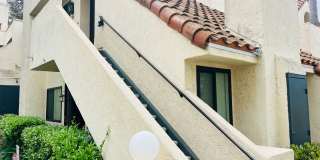 Beautifully Vista Upgraded Upstairs Corner Condo Gallery 5