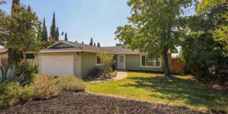 Beautiful Home w/ Panoramic Views!!  (Lake California) Gallery 1