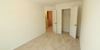 Beautiful and Bright 3 bedroom 2.5 bath Townhouse in Brightleaf with a Garage!! Gallery 13
