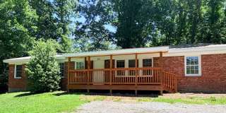 5 Bedroom, 2.5 Bathroom house, Super convenient location! Arden Gallery 1