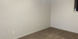 1104 Nicholas Cr. - B Gallery 12