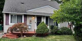 24235 Lexington Avenue Gallery 1