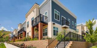 Violet on Broadway Apartment Homes Gallery 3