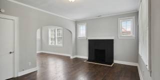Large 2BR/1BA Downtown Home Walking Distance to Forsyth Park and Daffin Park Gallery 3