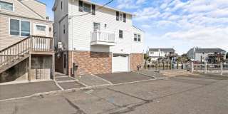 864 S Walnut Street Gallery 1