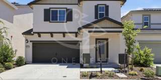 Practically Brand new | 3 bedroom 2.5 bathroom + loft Gallery 1