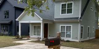 3 Bedroom House with Privacy Fence Gallery 1