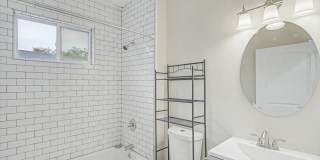 Downtown 2 bedroom Condo Gallery 17