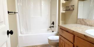 Beautiful 3 bed 2 bath home in The Preserve Subdivision just off Linder  Ln in Eagle. Gallery 52