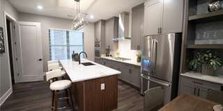 1052 Fraser Street unit: 1052 Gallery 7