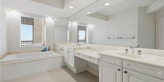 8990 Bay Colony Dr Gallery 18