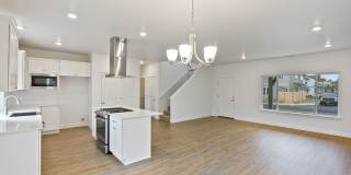 4 bedroom home in desirable neighborhood Gallery 9