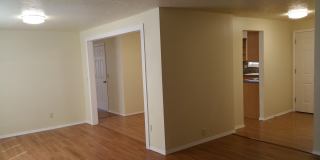 Beautiful 3 Bedroom, 2 bathroom House in Great Quiet Neighborhood. Gallery 12