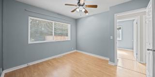 Kennydale Rambler with parking- Close to Lake Washington Gallery 24