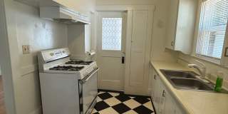 Cozy 2 bed 1 bath available now! Gallery 18