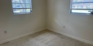 Convenient Leesburg Living – Walk to Leesburg High School! Gallery 7