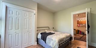 Charming 2BR in East Rock | Hot Water Included | Walk to Yale & SOM Gallery 11