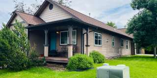 Centrally Located - 3 Bed - 2 Bath - Fenced Yard Centrally Located - 3 Bed - 2 Bath - Fenced Yard Gallery 1