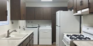 2 Bedroom 1 Bathroom Duplex Newly Remodeled in 55+ COMMUNITY Gallery 6