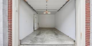 261 S Limestone Gallery 38