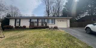 Spacious 3BR Home with 1-Car Garage  Private Backyard in Johnson City Gallery 1