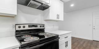 Spacious 1BR on The Near East Side Gallery 17