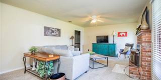 107 NW Winfield Lane Gallery 2