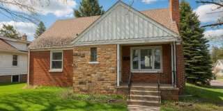 Duluth, MN - 4 bedroom - 3 bathroom - 2 car garage Gallery 1